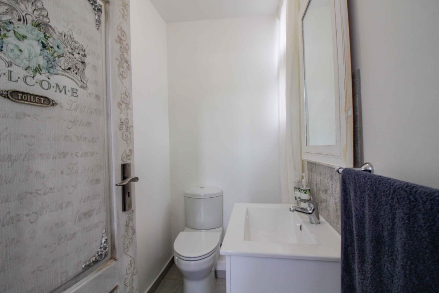 3 Bedroom Property for Sale in Wavecrest Eastern Cape